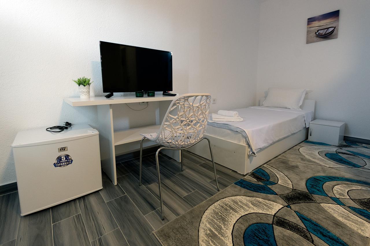 Bed & Breakfast Delikates Stojakovo Exterior photo